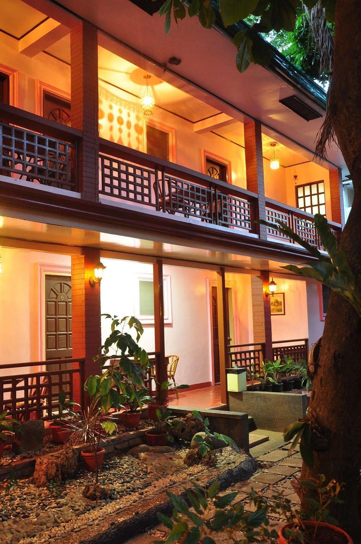 Lola Itang Pension House Tiniguiban Εξωτερικό φωτογραφία