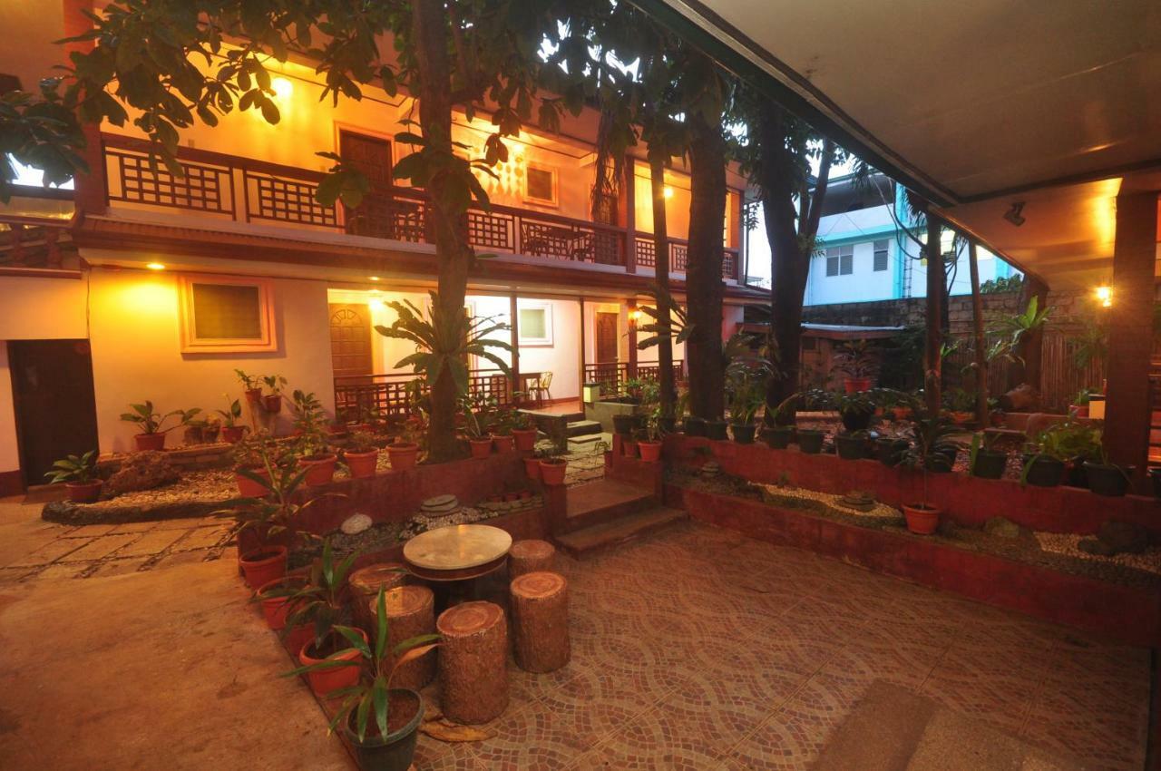 Lola Itang Pension House Tiniguiban Εξωτερικό φωτογραφία